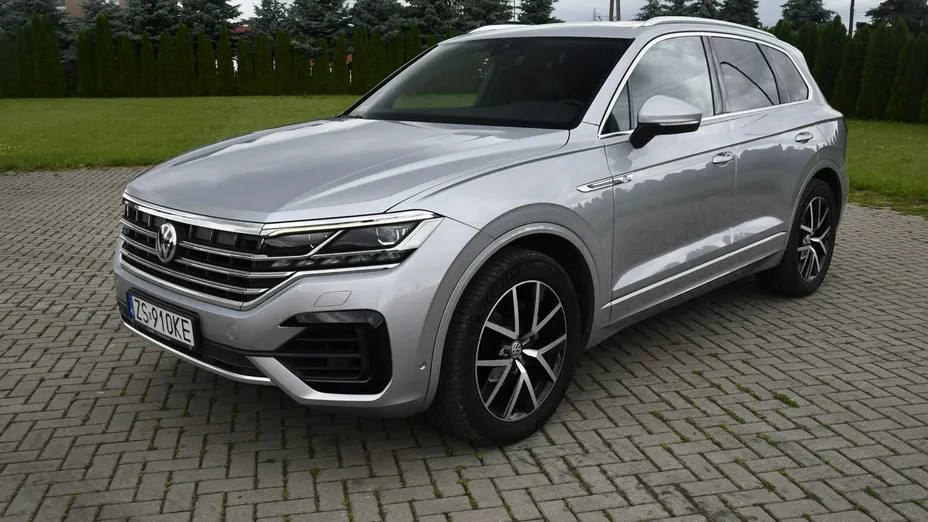 VOLKSWAGEN Touareg -