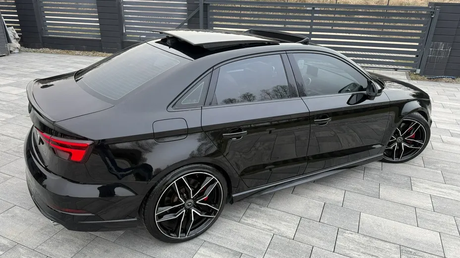 AUDI S3 -