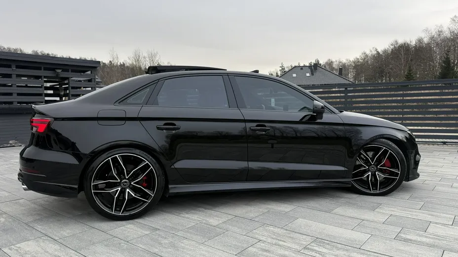 AUDI S3 -