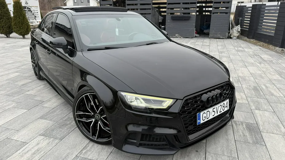 AUDI S3 -