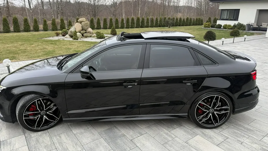 AUDI S3 -