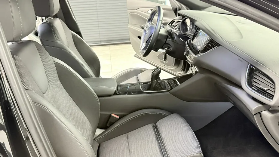 OPEL Insignia -