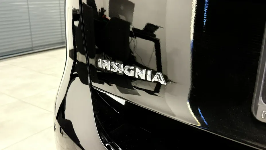 OPEL Insignia -