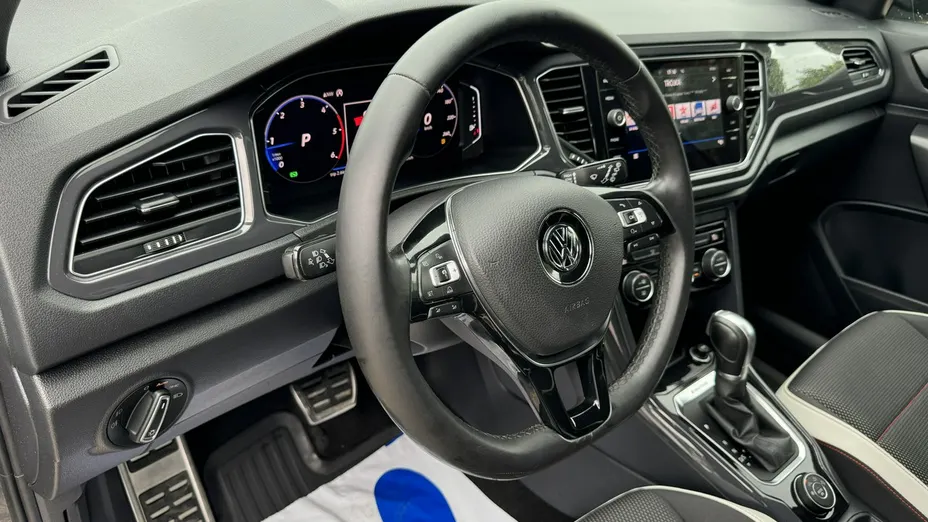 VOLKSWAGEN T-ROC -