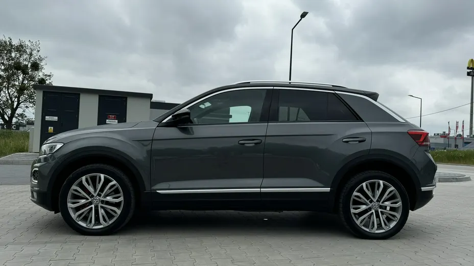 VOLKSWAGEN T-ROC -