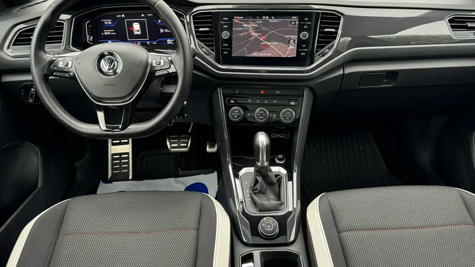 VOLKSWAGEN T-ROC -