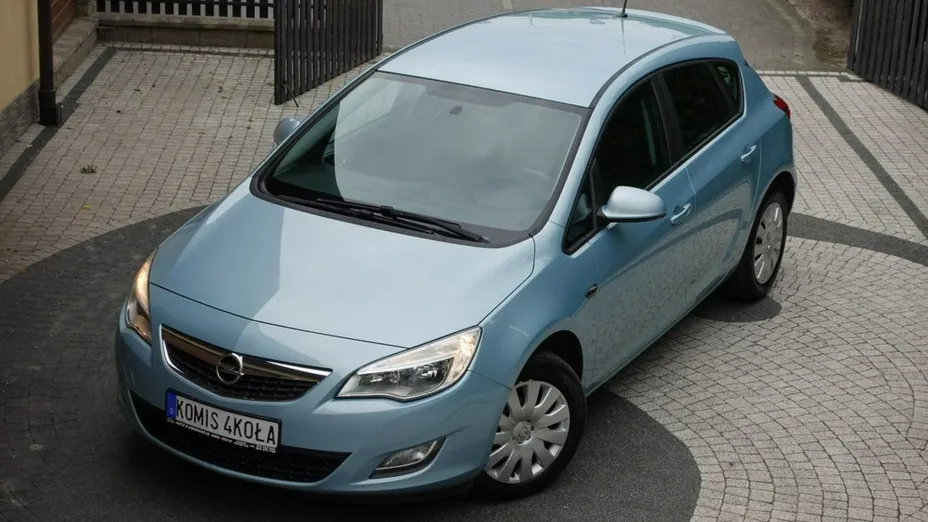 OPEL Astra -