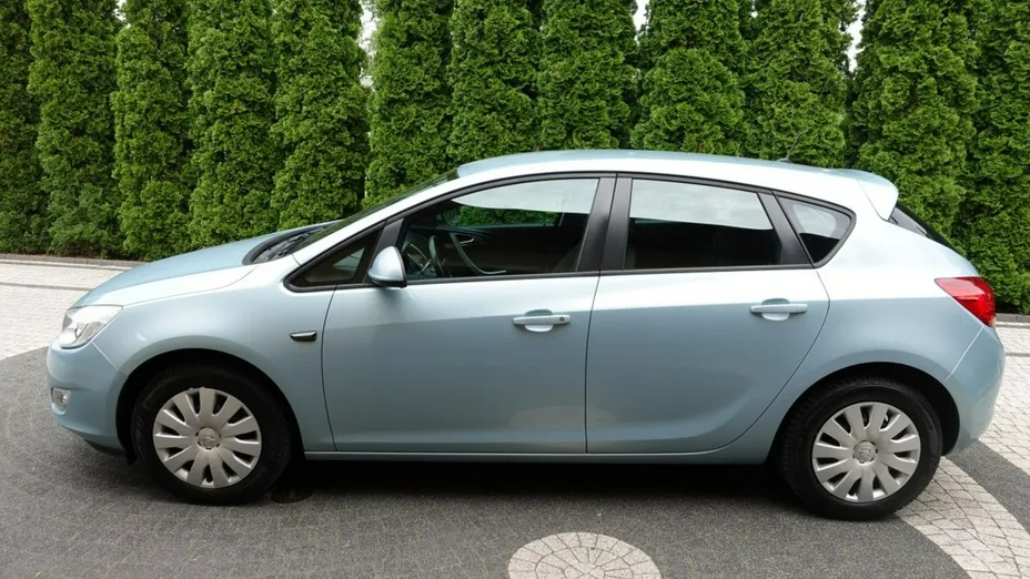 OPEL Astra -