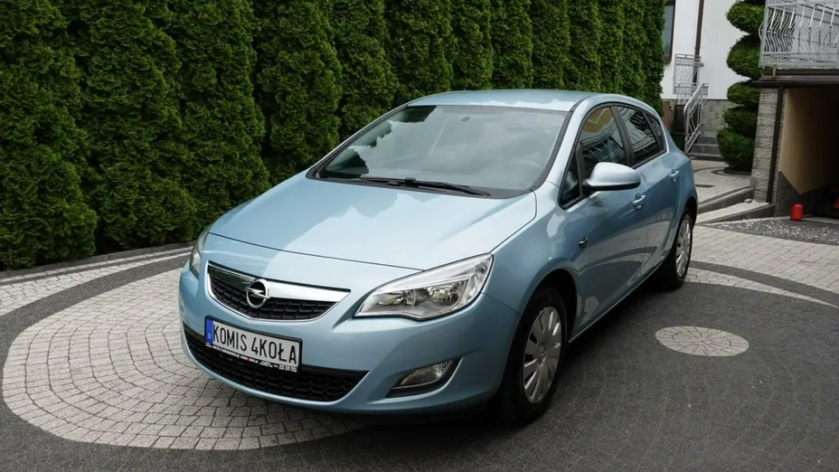 OPEL Astra -