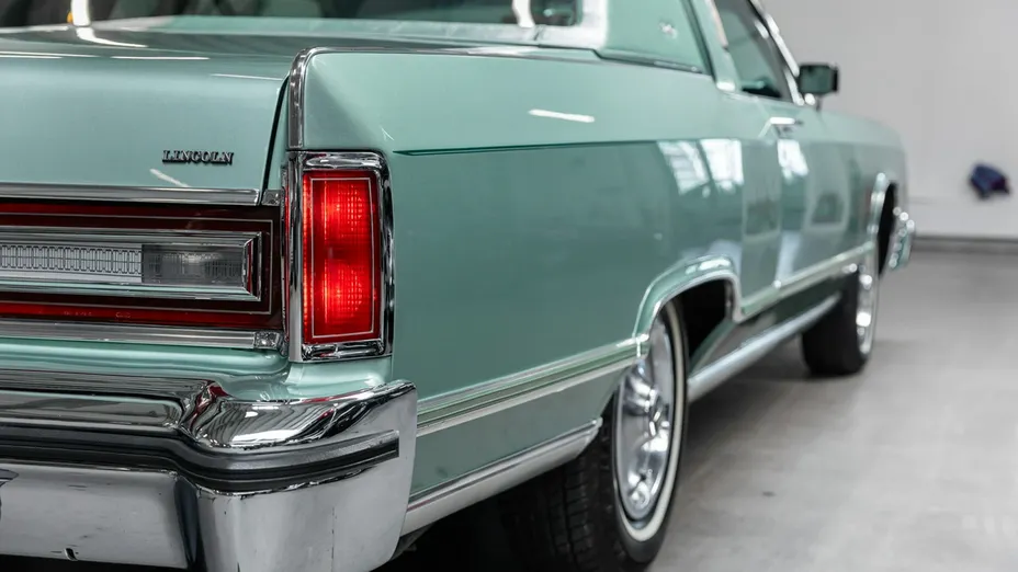 LINCOLN Continental -