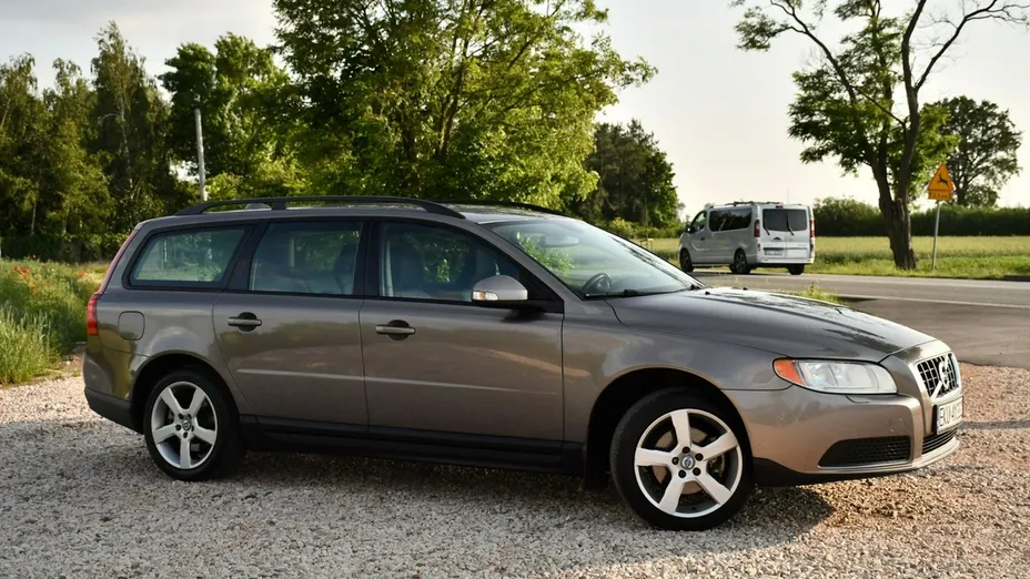 VOLVO V70 -