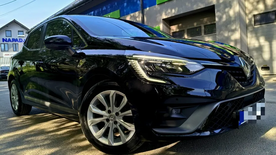 RENAULT Clio -