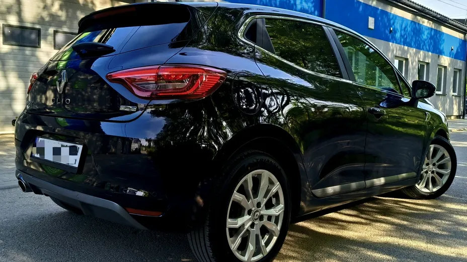 RENAULT Clio -