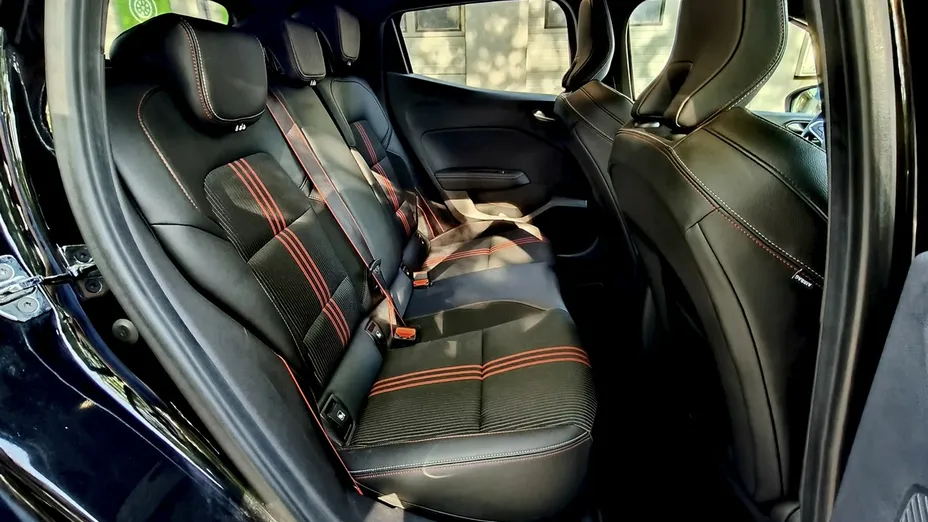 RENAULT Clio -