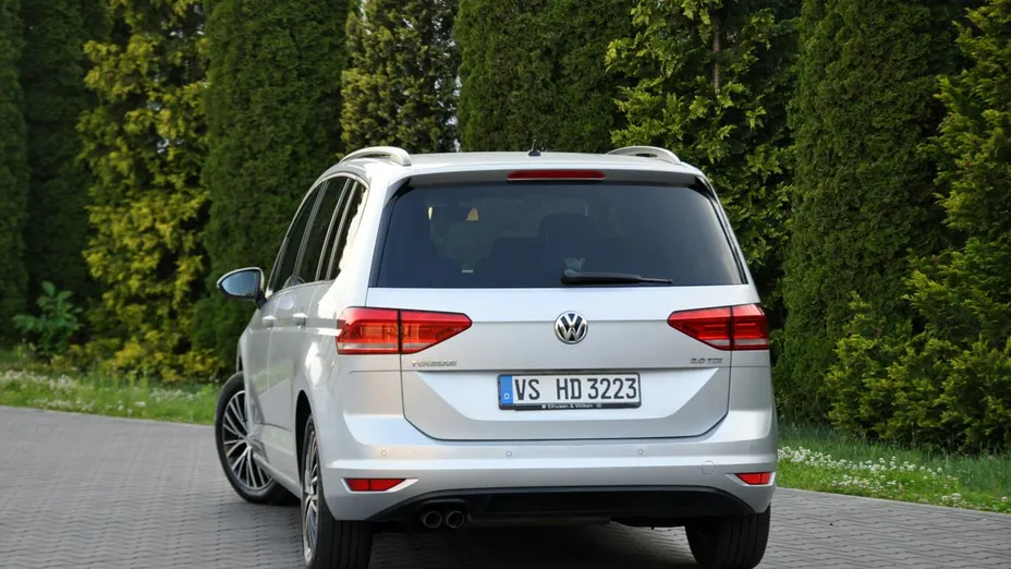 VOLKSWAGEN Touran -