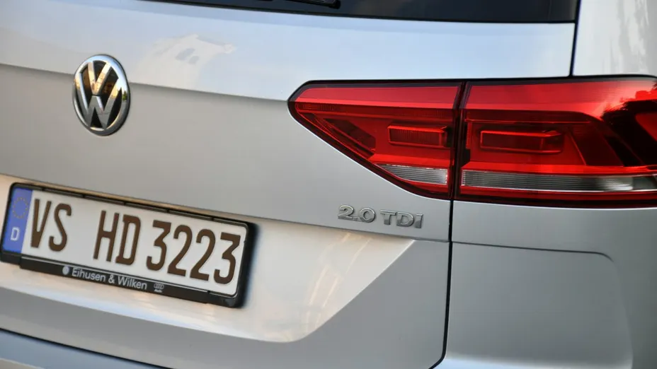 VOLKSWAGEN Touran -