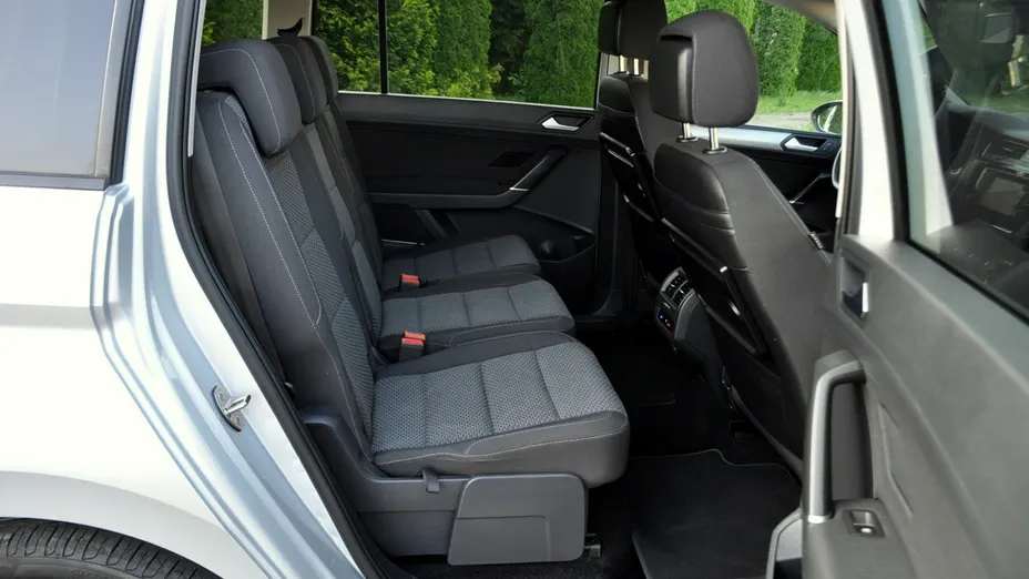 VOLKSWAGEN Touran -