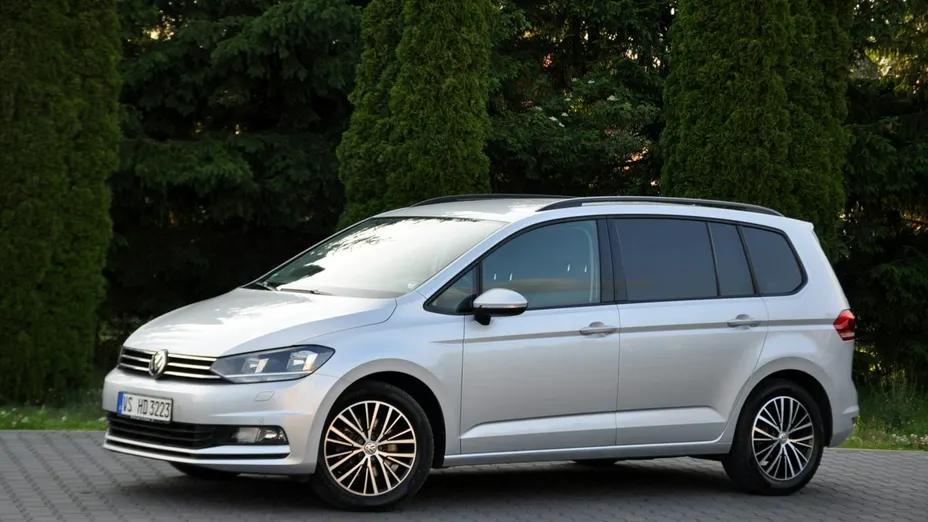 VOLKSWAGEN Touran -