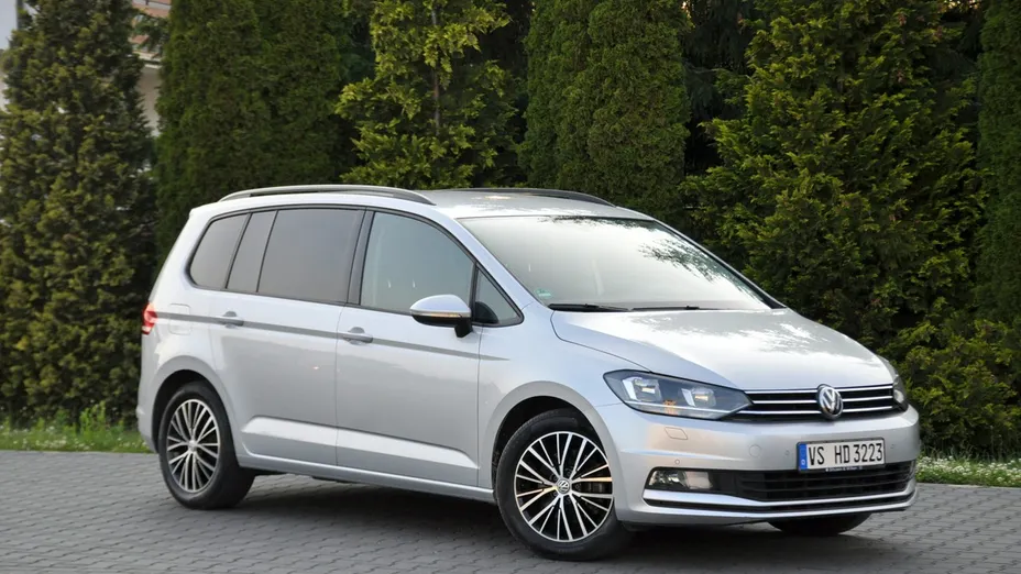VOLKSWAGEN Touran -