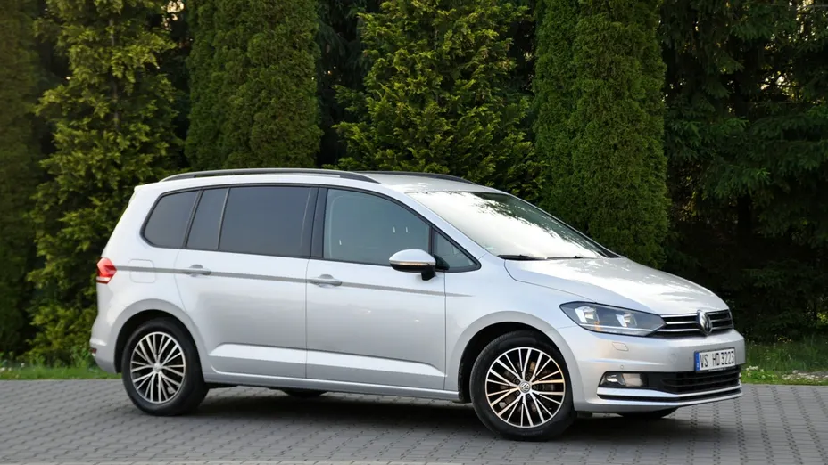 VOLKSWAGEN Touran -
