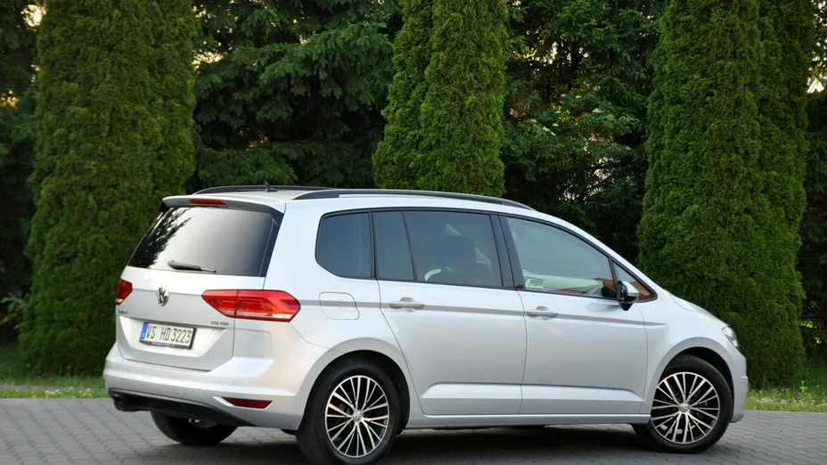 VOLKSWAGEN Touran -