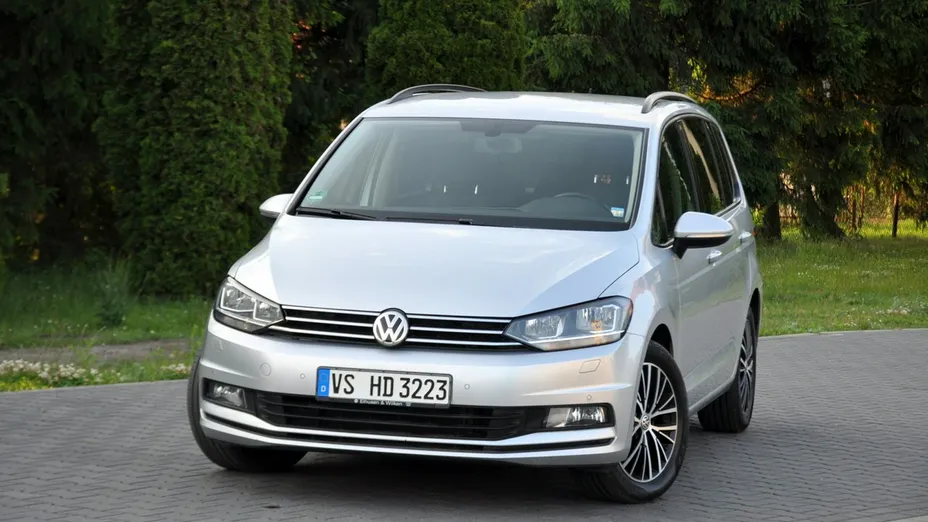 VOLKSWAGEN Touran -
