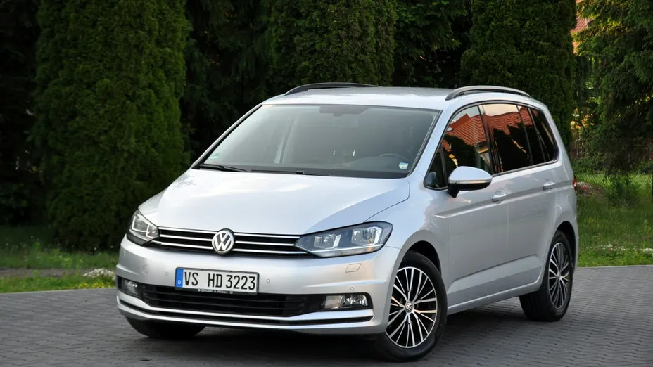 VOLKSWAGEN Touran -