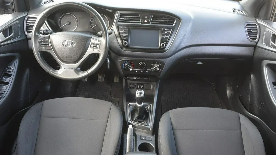 HYUNDAI i20 -