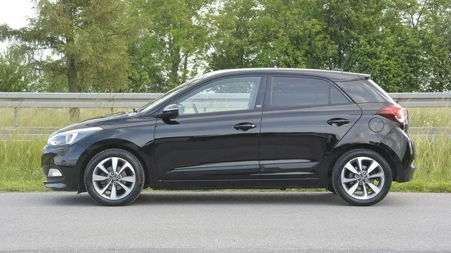 HYUNDAI i20 -