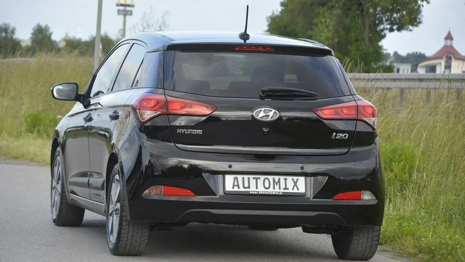 HYUNDAI i20 -
