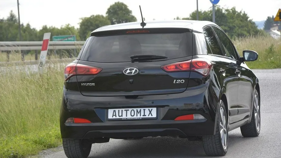 HYUNDAI i20 -