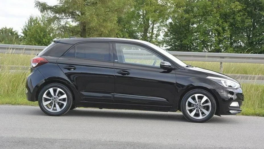 HYUNDAI i20 -