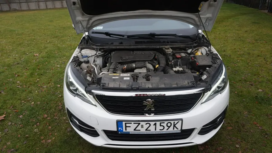 PEUGEOT 308 -