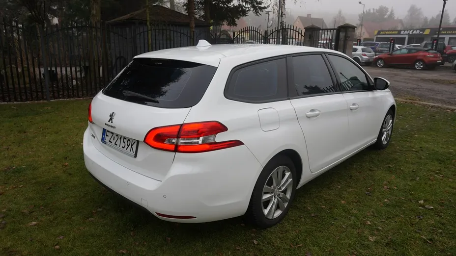 PEUGEOT 308 -