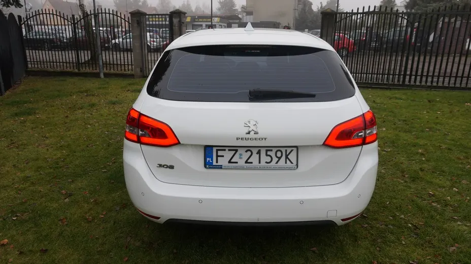 PEUGEOT 308 -