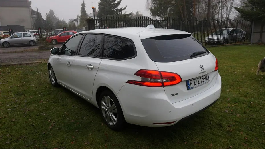 PEUGEOT 308 -
