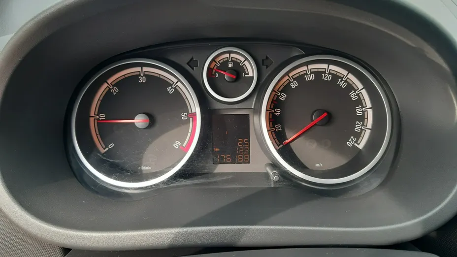 OPEL Corsa -