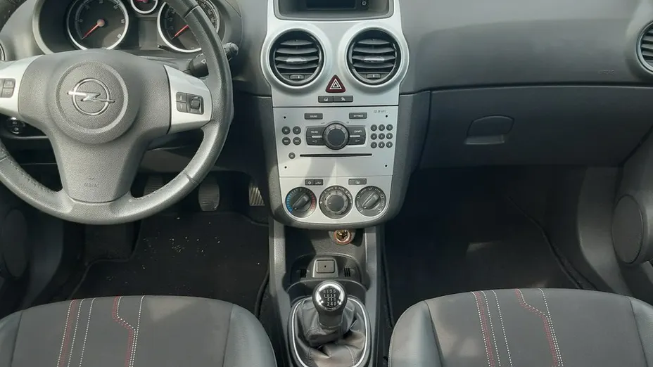 OPEL Corsa -