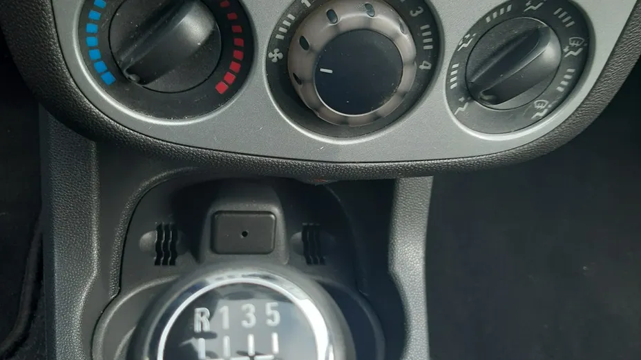 OPEL Corsa -