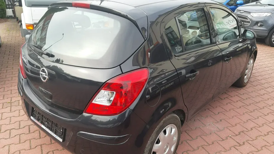 OPEL Corsa -