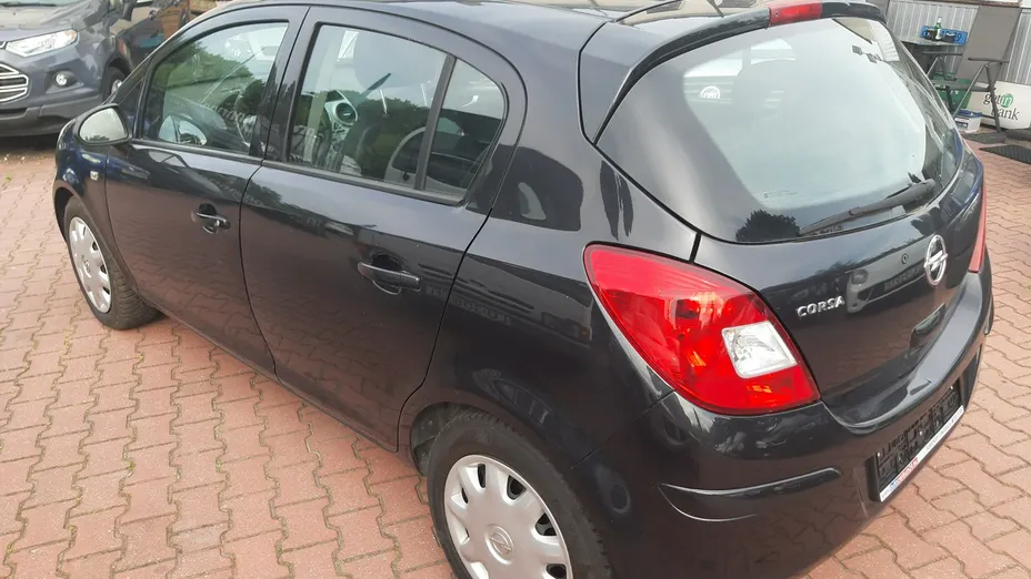 OPEL Corsa -