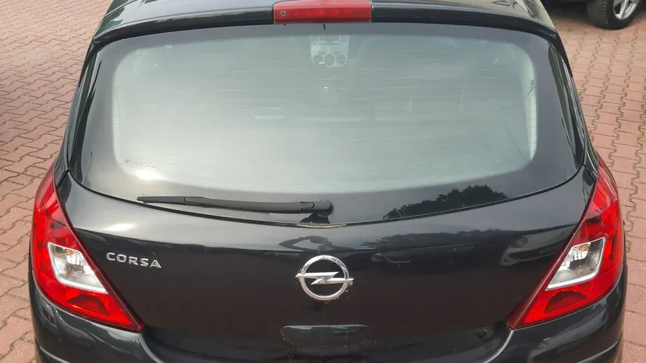 OPEL Corsa -