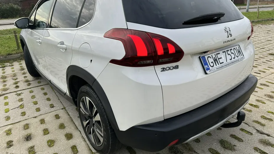 PEUGEOT 2008 -