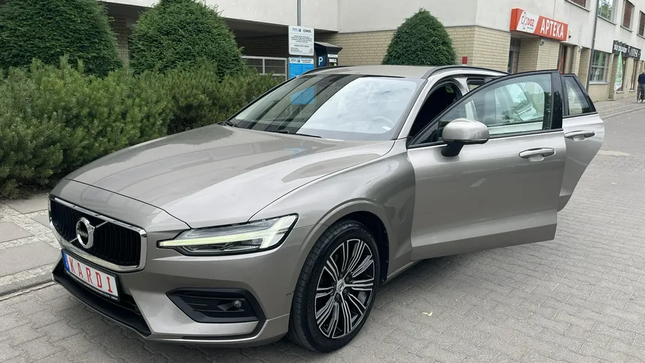 VOLVO V60 -