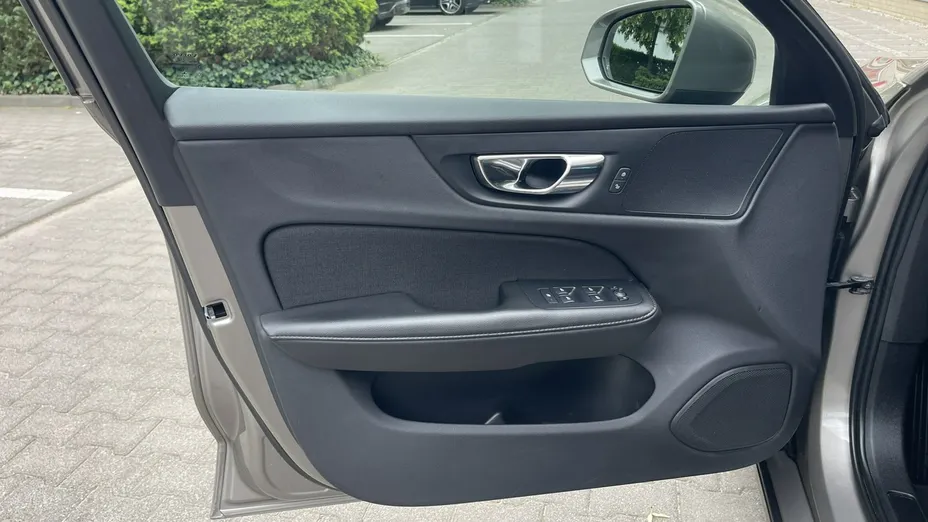 VOLVO V60 -