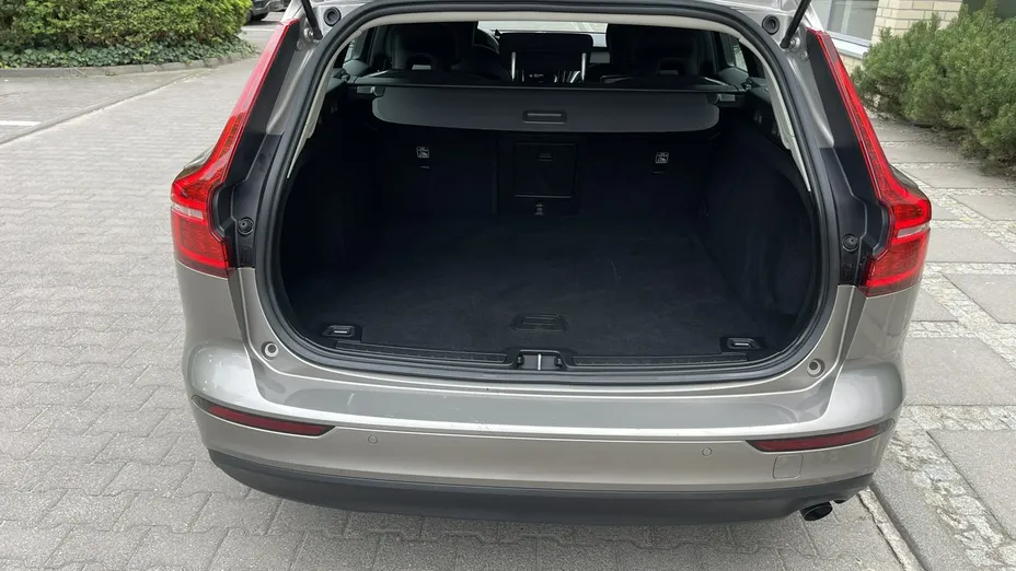 VOLVO V60 -