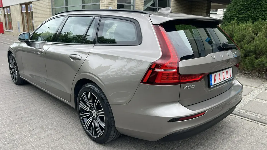 VOLVO V60 -