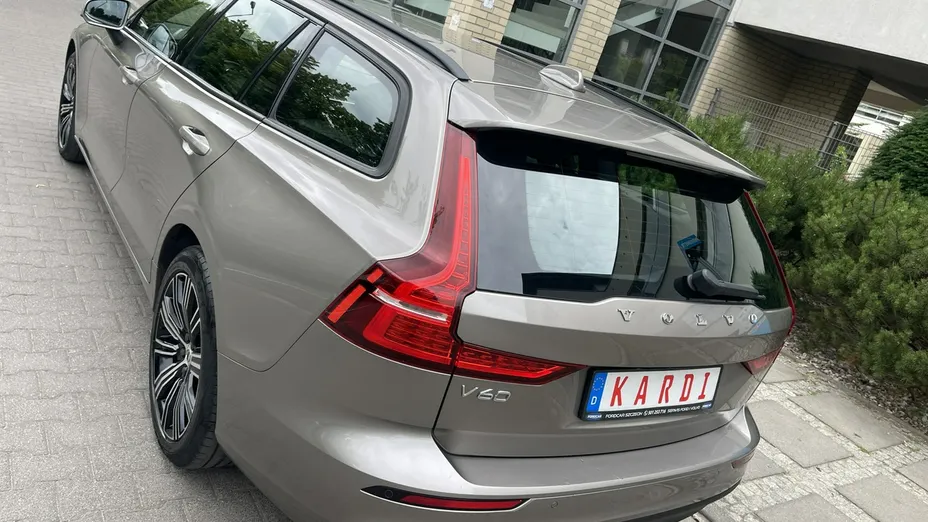 VOLVO V60 -
