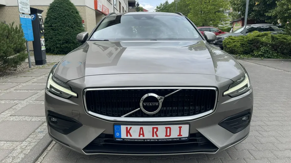 VOLVO V60 -