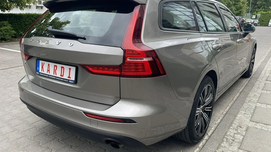 VOLVO V60 -